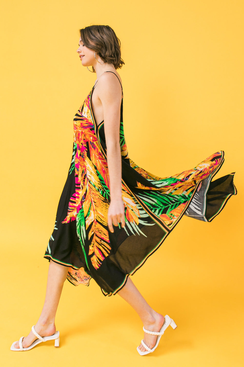 VESTIDO DE LENÇO PRIMEIRAS FLORES