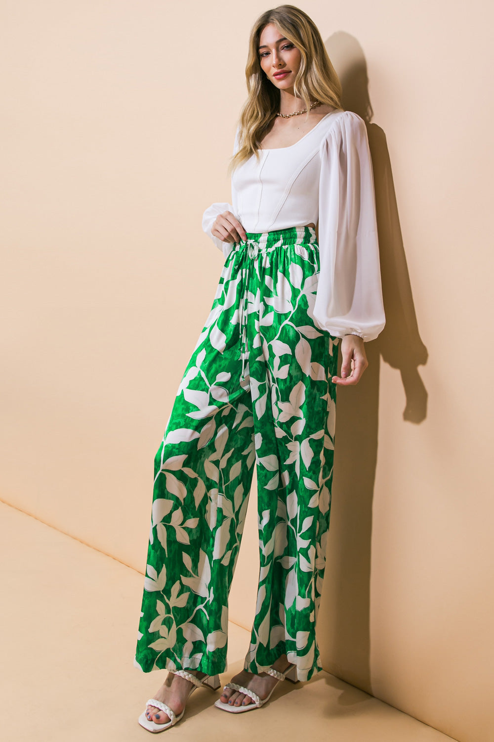 CALÇAS DE TECIDO QUE ME RECUPERAM 