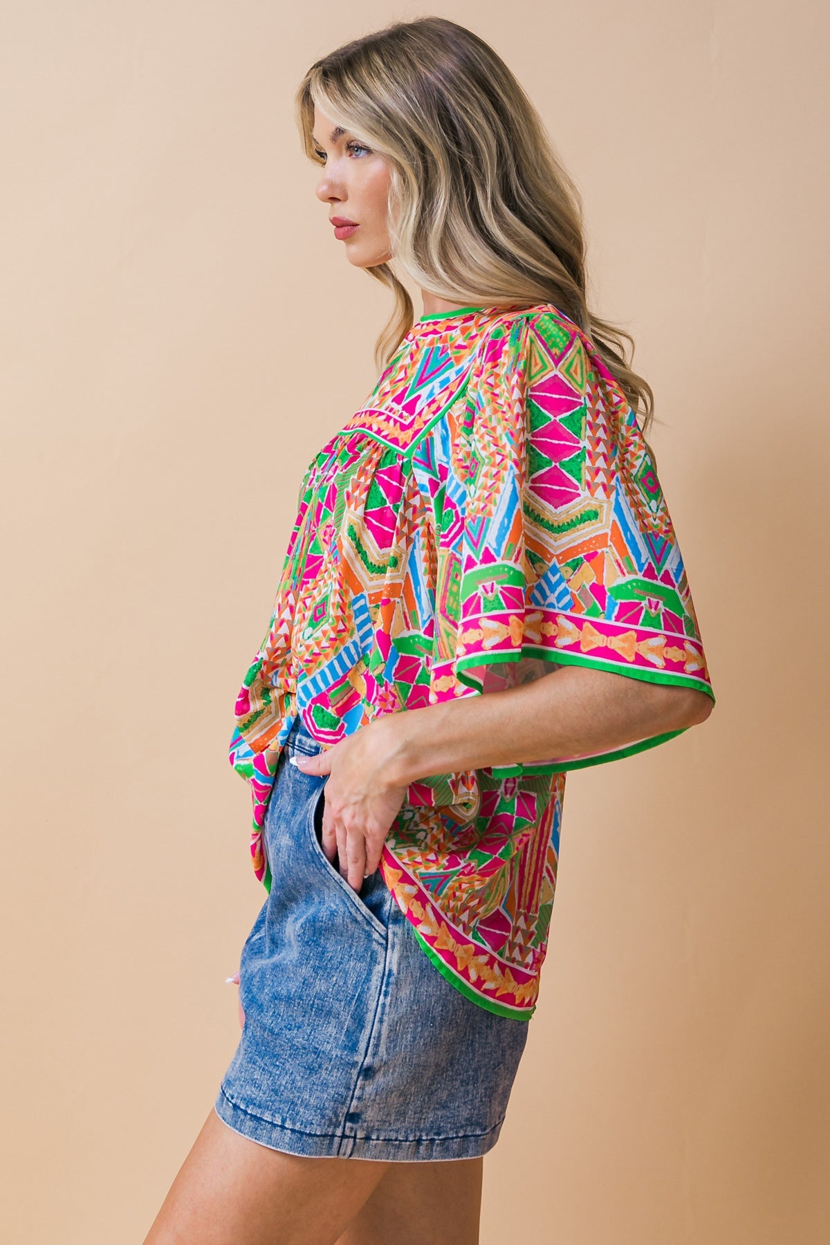 TOP TEJIDO CON ENERGÍA BRILLANTE