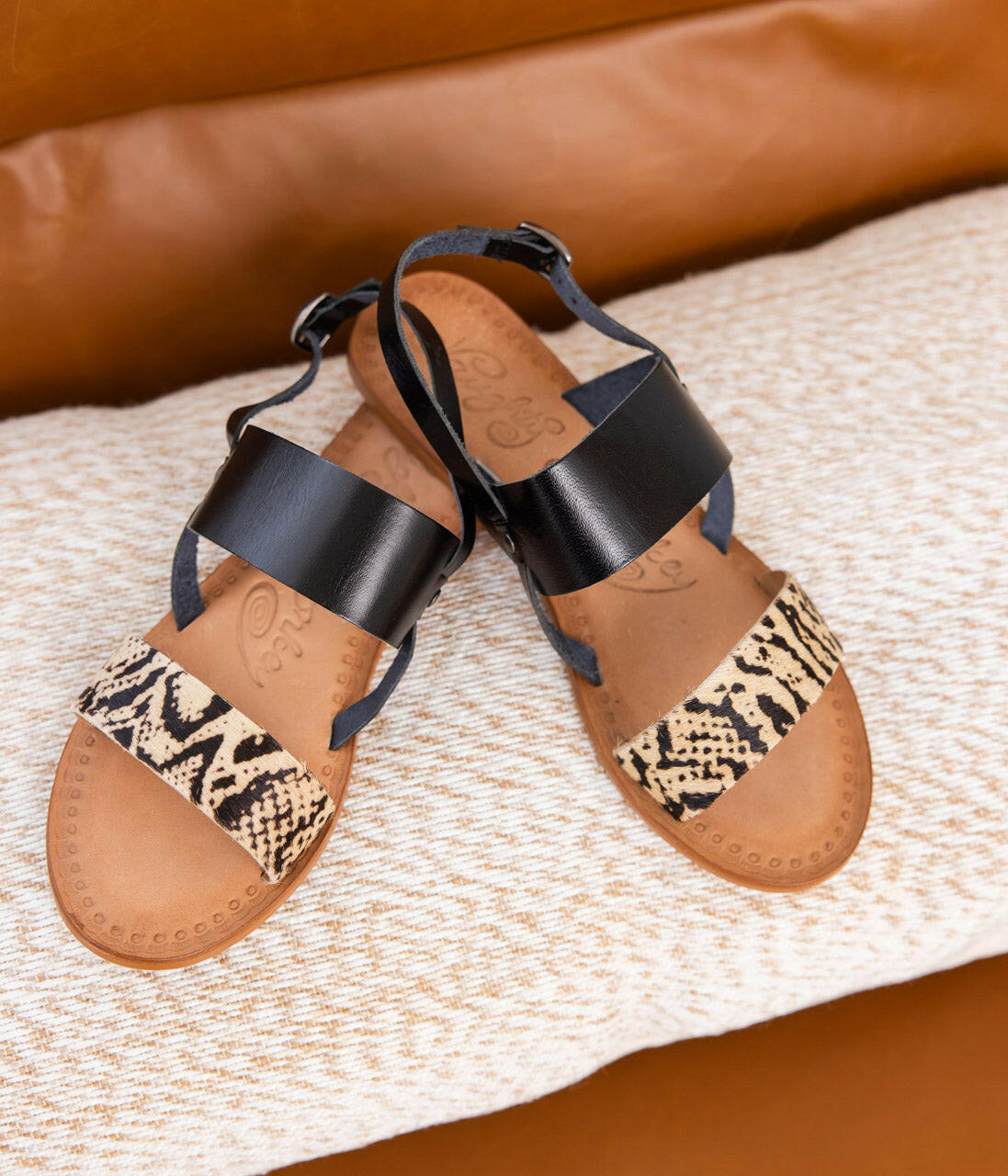 Waco Sandal in Black.